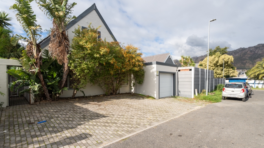 To Let 3 Bedroom Property for Rent in Anchorage Park Western Cape